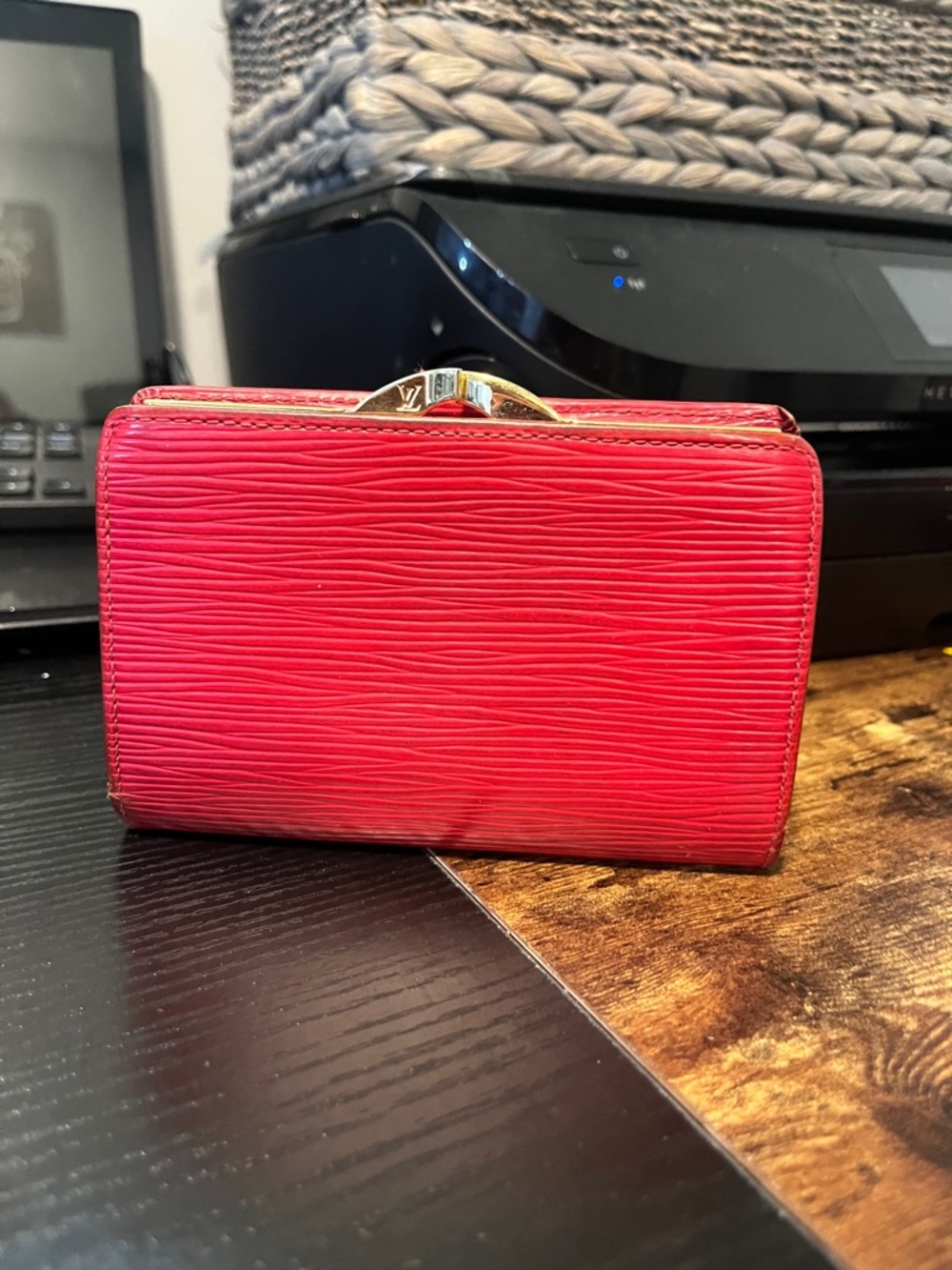 Louis Vuitton Epi Leather Portefeuille Viennois Wallet Red - Picture 2 of 6